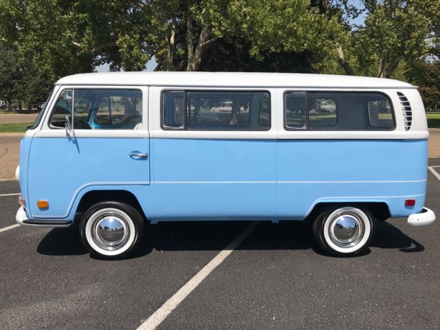 RESTORED CLASSIC 1970 VW BUS 83K original MILES 1970 Volkswagen Bus/Vanagon