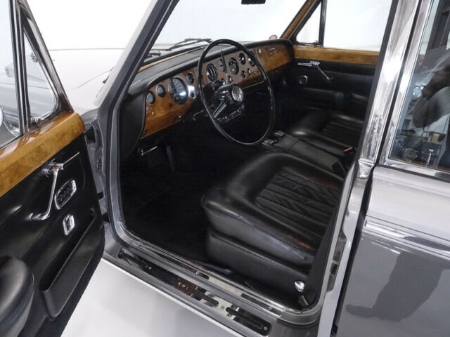 1967 Rolls-Royce Silver Shadow Multi-show winner! 38,494 actual miles! - photo 6