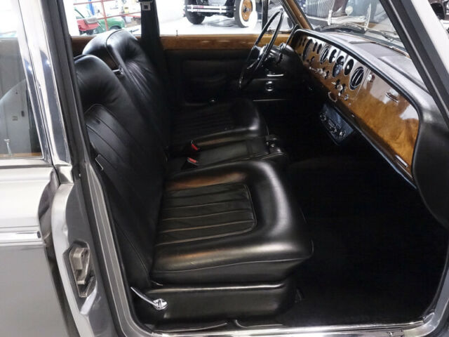 1967 Rolls-Royce Silver Shadow Multi-show winner! 38,494 actual miles! - photo 7