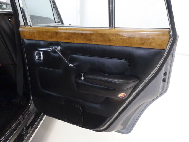 1967 Rolls-Royce Silver Shadow Multi-show winner! 38,494 actual miles! - photo 9