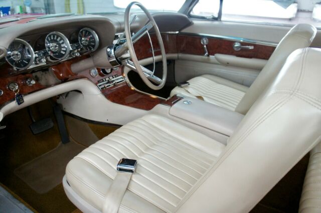 1961 Ford Thunderbird Restored W/ Upgrades - photo 8