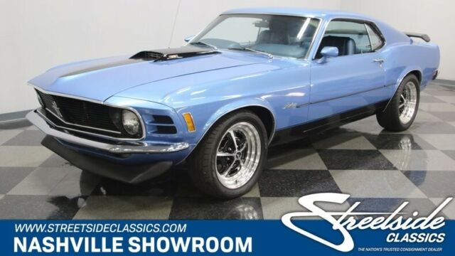 Restored fastback stang restomod 1970 Ford Mustang --