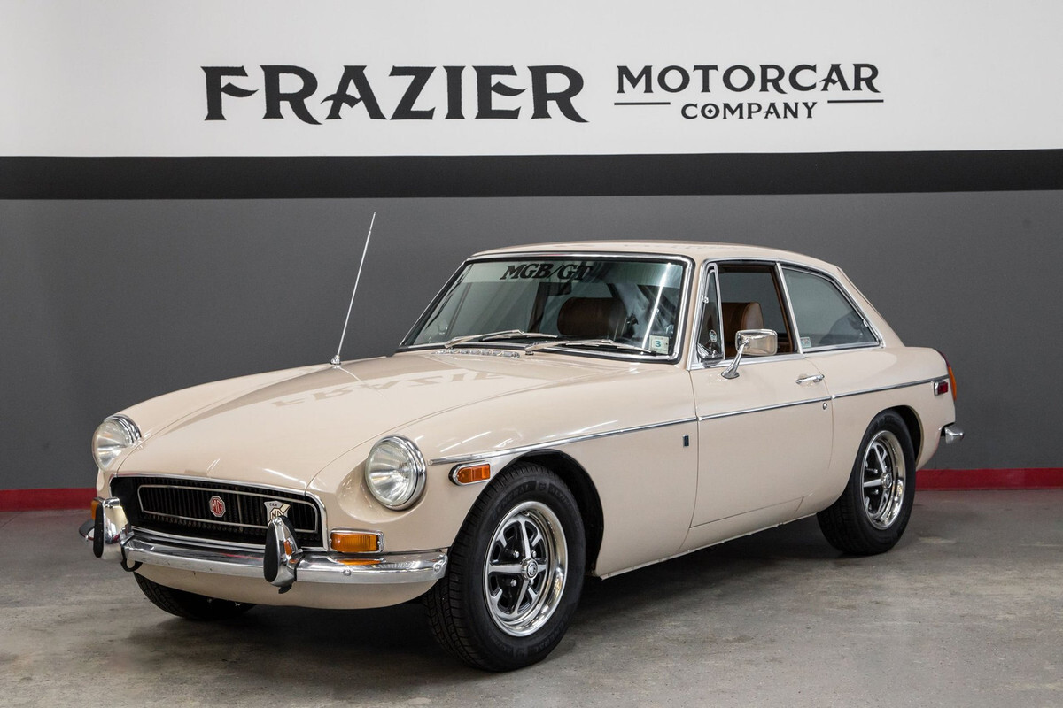 RESTORED MGB GT by engineer owner,OVER the TOP QUALITY RESTORATION MGB GT 1971 MG GT