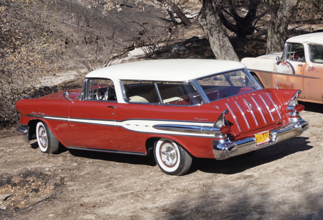 1957 Pontiac Custom Safari 2 door wagon lots! - photo 10
