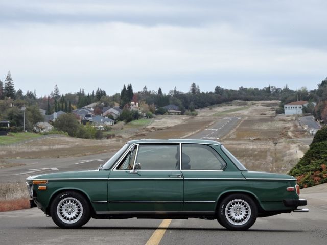 1976 BMW 2002 w/ Sunroof , Manual Transmission NO RESERVE - photo 2