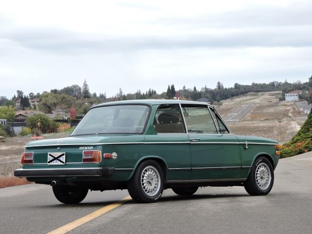 1976 BMW 2002 w/ Sunroof , Manual Transmission NO RESERVE - photo 3