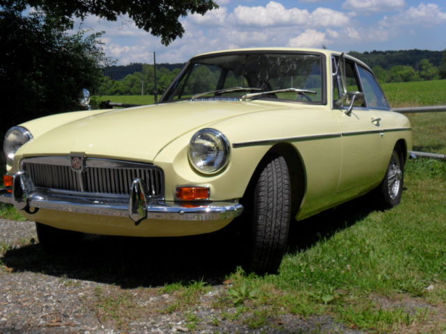 Restored original paint color; MG-MGB-GT 1968 MG MGB GT