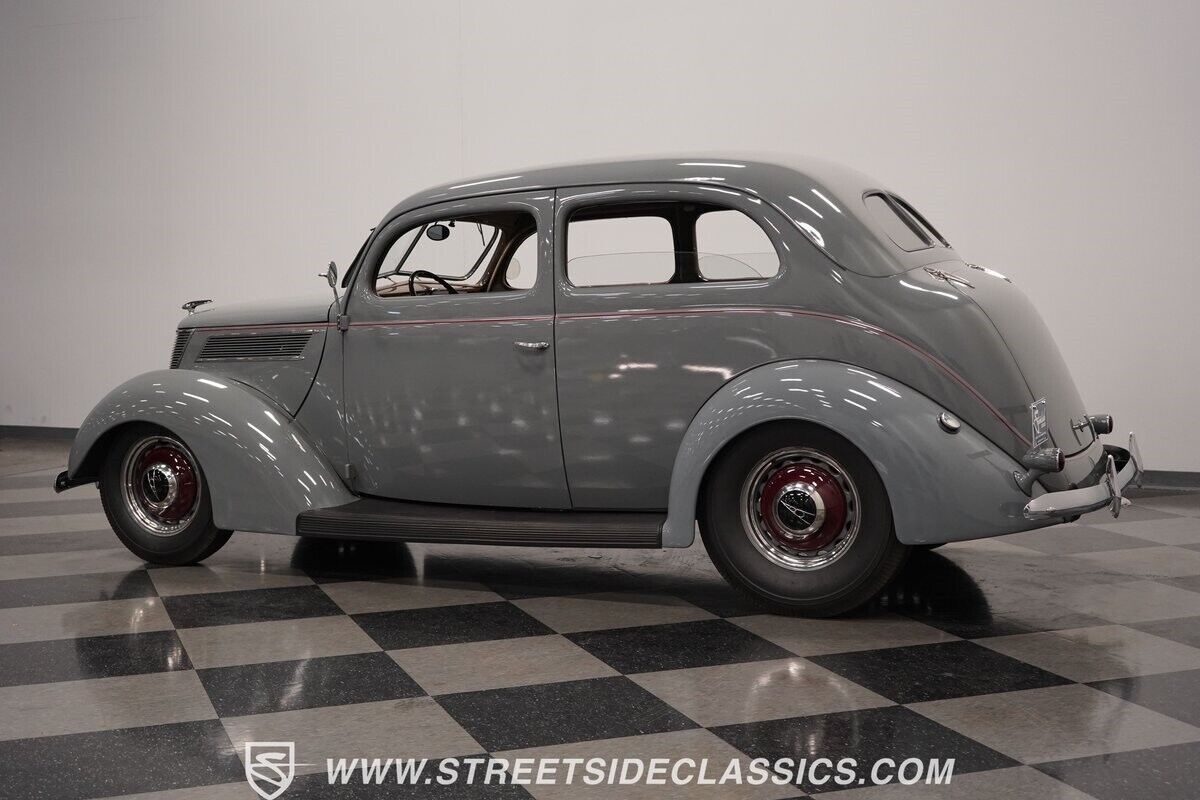 1937 Ford Tudor Sedan - photo 11