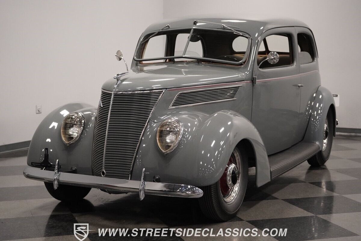 1937 Ford Tudor Sedan - photo 7