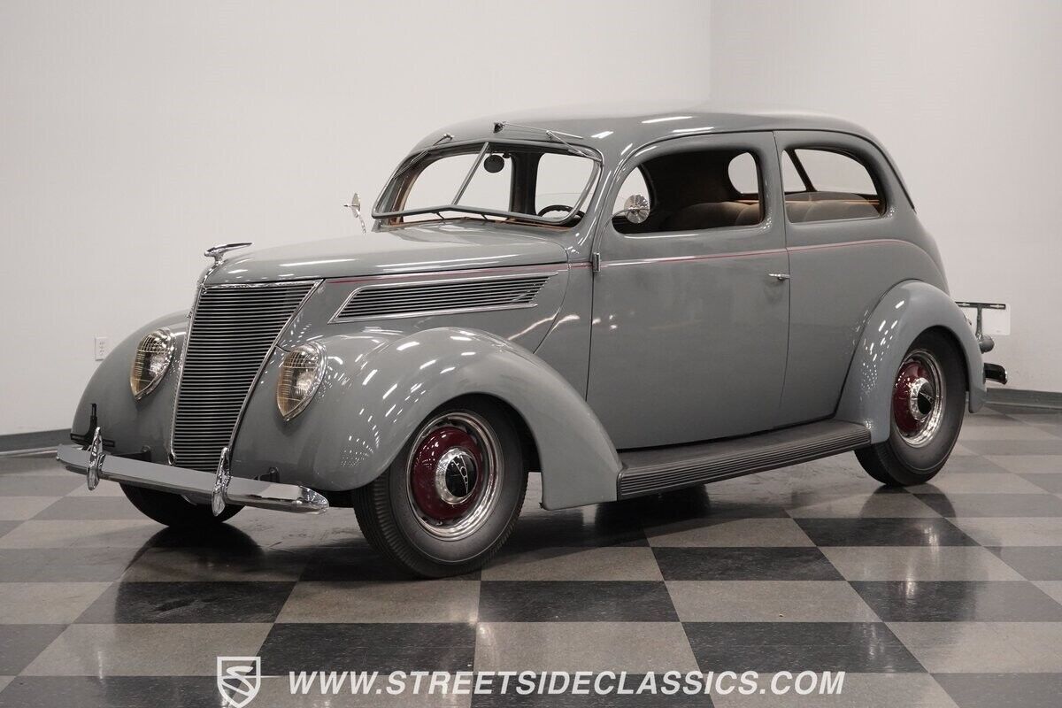 1937 Ford Tudor Sedan - photo 8