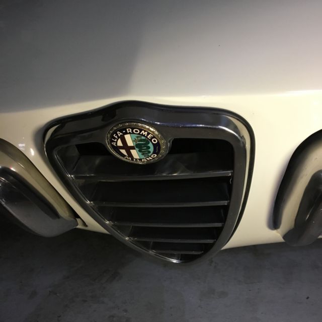 Restored Roundtail with 3 tops and 2 sets of wheels, near mint condition 1967 Alfa Romeo Spider black