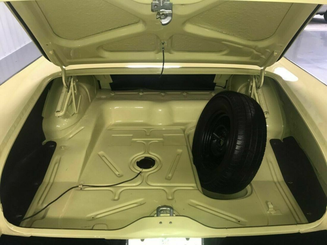1957 Ford Fairlane SHOW WINNING 2 DOOR HARDTOP - photo 12