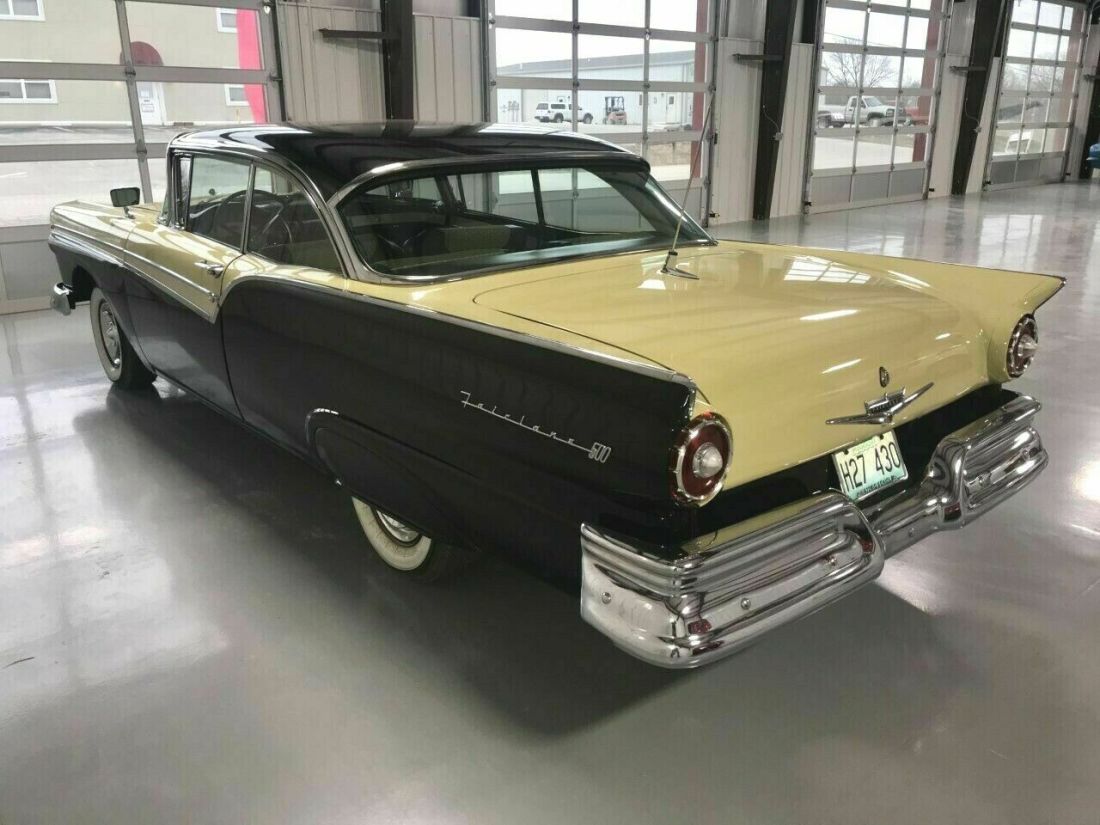 1957 Ford Fairlane SHOW WINNING 2 DOOR HARDTOP - photo 4