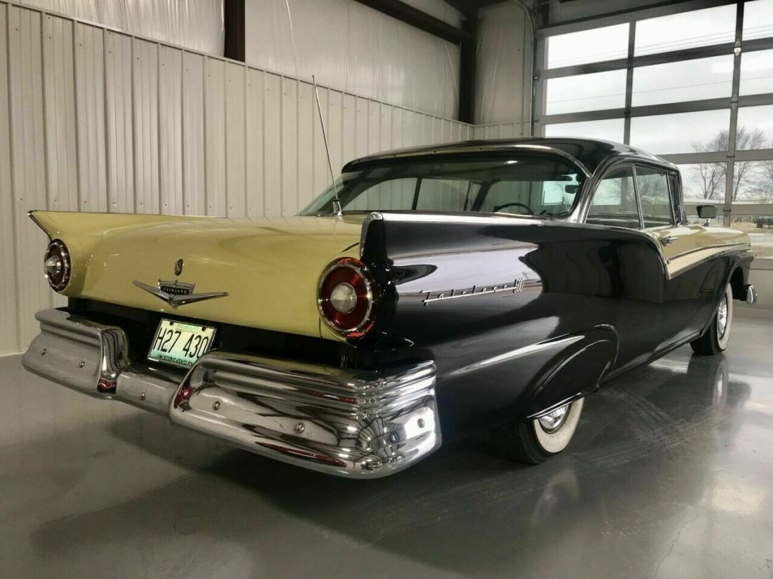 1957 Ford Fairlane SHOW WINNING 2 DOOR HARDTOP - photo 6