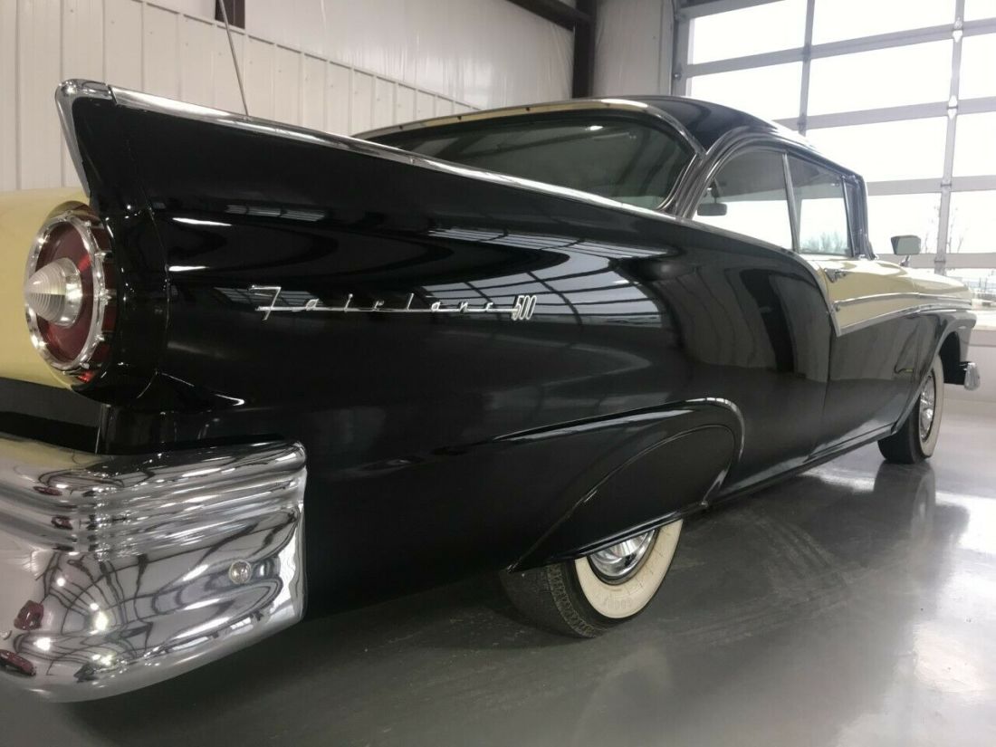 1957 Ford Fairlane SHOW WINNING 2 DOOR HARDTOP - photo 7