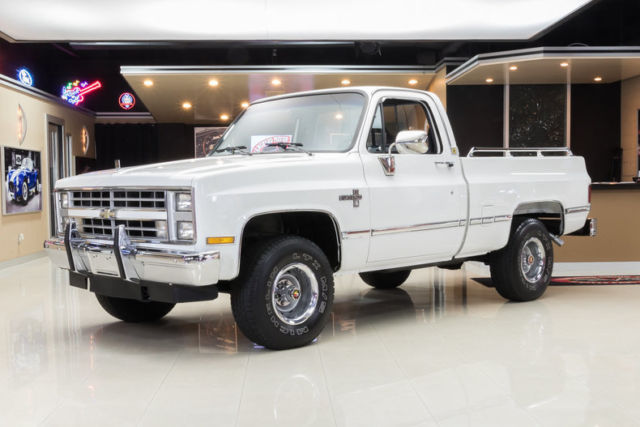 Restored Silverado 4X4! GM 350ci V8, 700R4 Automatic, PS, PB, A/C, Garage Kept 1987 Chevrolet Silverado 1500 4x4 Pickup