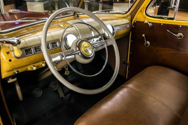 1947 Ford Super Deluxe Woody Wagon - photo 2