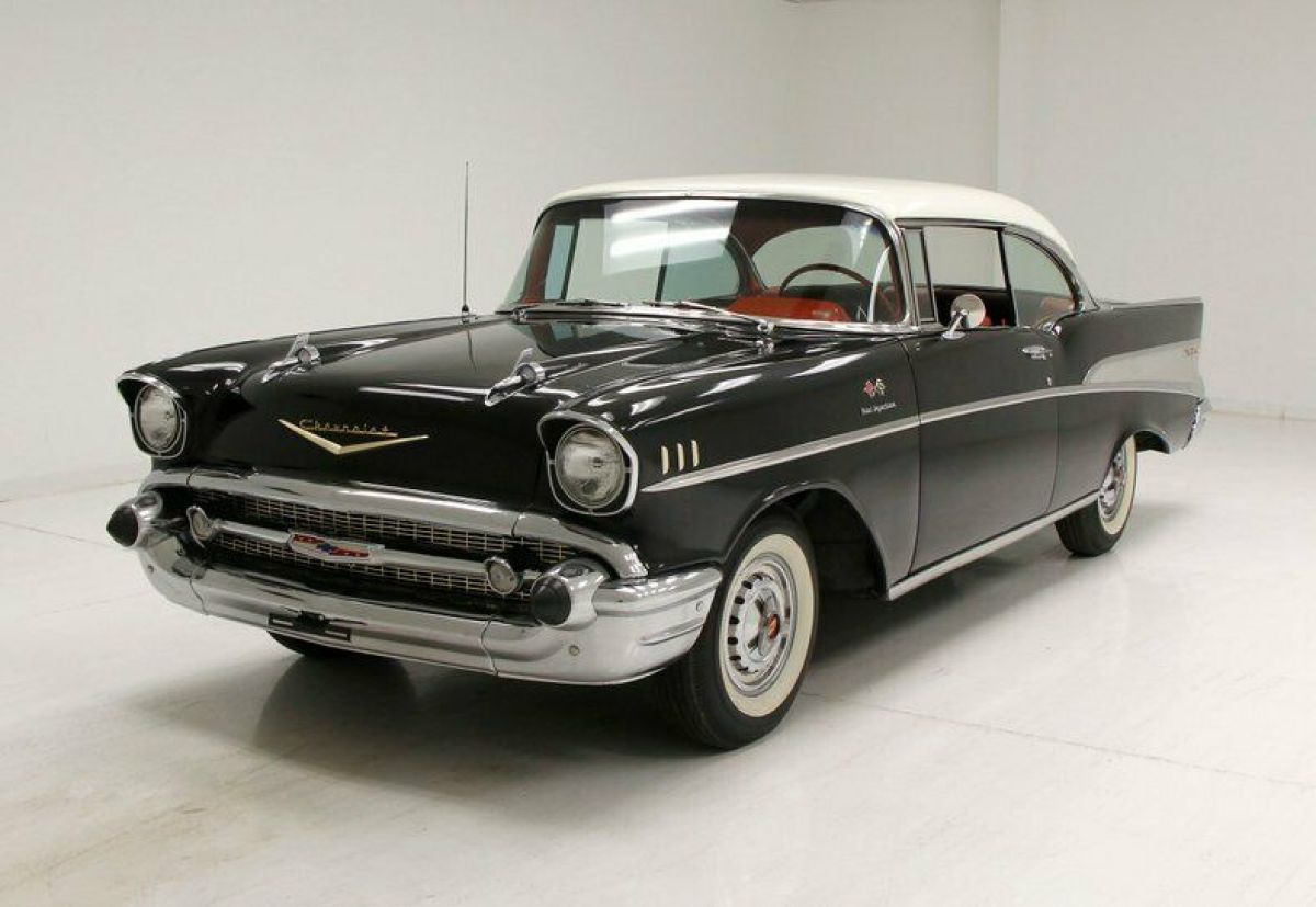 Retro Interior Beautifully Restored/Fuel Injected 283ci V8/Great Chrome 1957 Chevrolet Bel Air/150/210