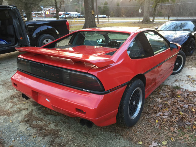REVISED 1988 Pontiac Fiero GT V6 5 Speed Manual Well maintained 1988 Pontiac Fiero