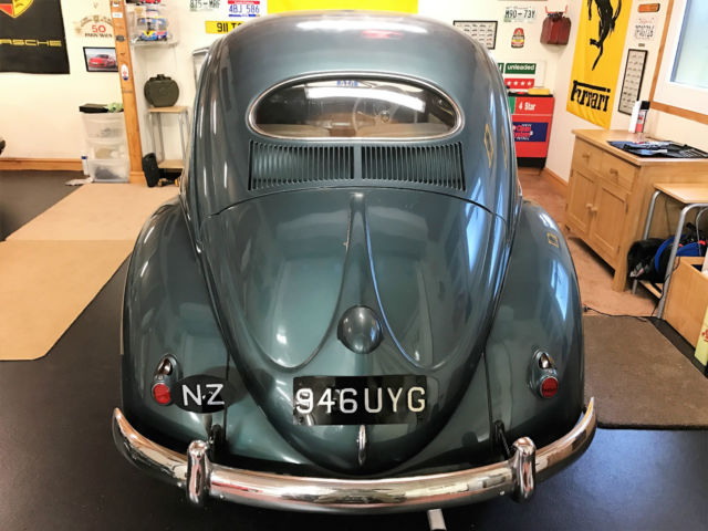 1954 Volkswagen Beetle - Classic CKD Mottled Ivory with blue piping - photo 2