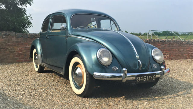 1954 Volkswagen Beetle - Classic CKD Mottled Ivory with blue piping - photo 4