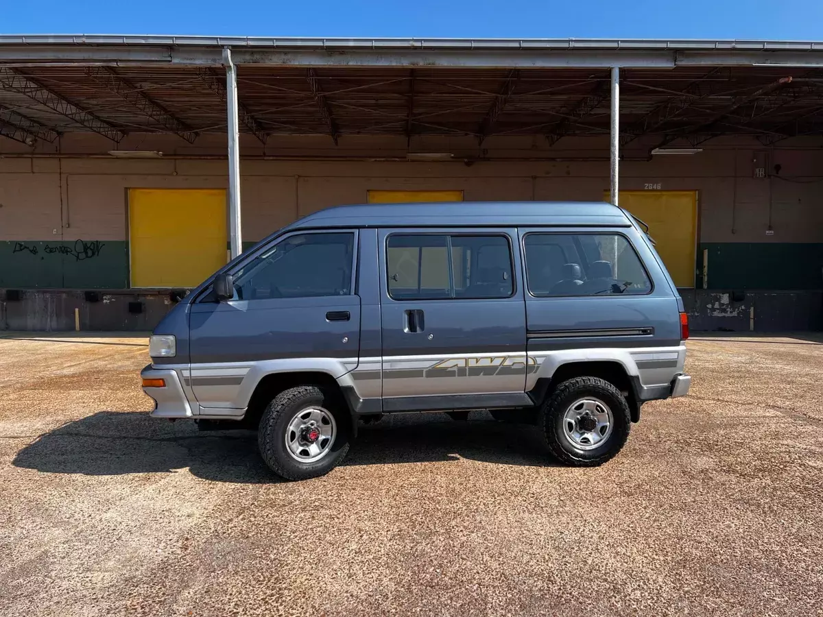 Right-hand-drive 4×4 imported from Japan in 2017, turbodiesel 2.0-liter. 1990 Toyota Other