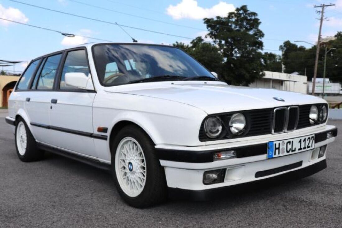 Right Hand Drive, 5 speed, Vader Seats, Crack Free Dash, BC Coilovers 1989 BMW 3-Series