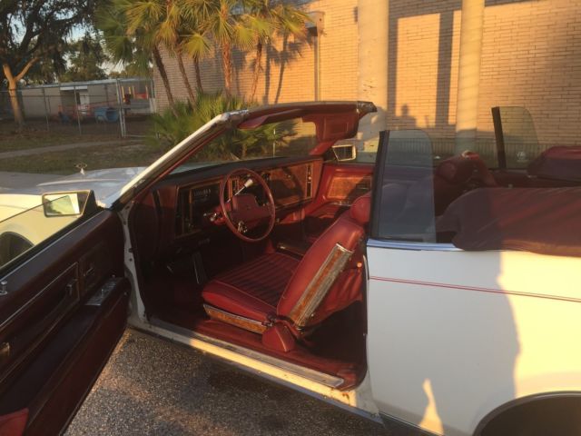 1983 Buick Riviera - photo 2