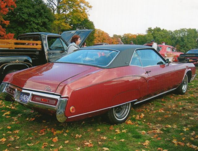 1970 Buick Riviera black vinyl seats and roof - photo 3