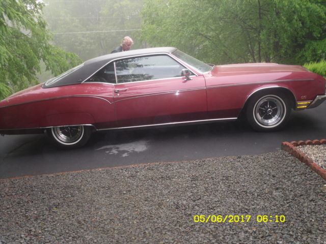 1970 Buick Riviera black vinyl seats and roof - photo 4