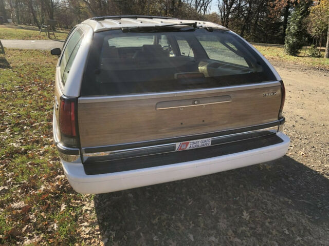 1991 Buick Roadmaster Prestige Option Package SE - photo 2