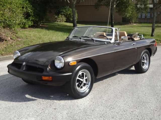 Roadster! Rebuilt Carburetors! Newer Top! Newer Interior! 4-Speed! Ready to Driv 1978 MG MGB Roadster