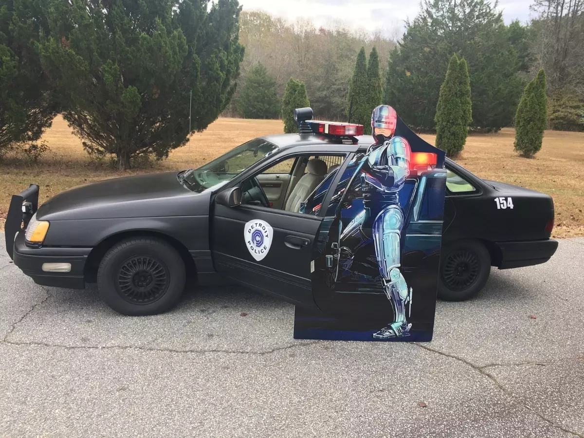 Robocop 1987 Ford Taurus LX Replica 1987 Ford Taurus LX