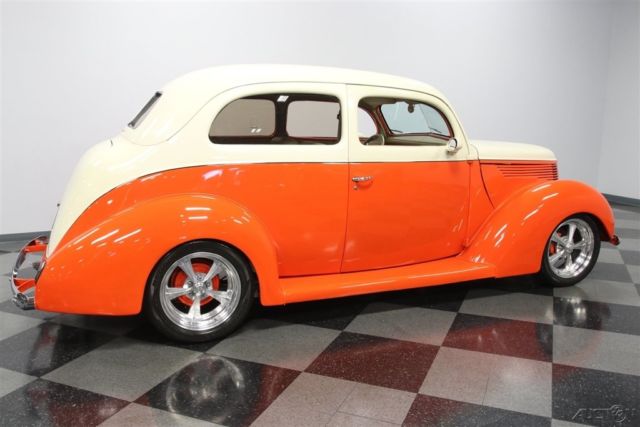 1938 Ford Sedan Streetrod - photo 11