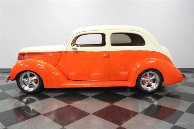 1938 Ford Sedan Streetrod - photo 4
