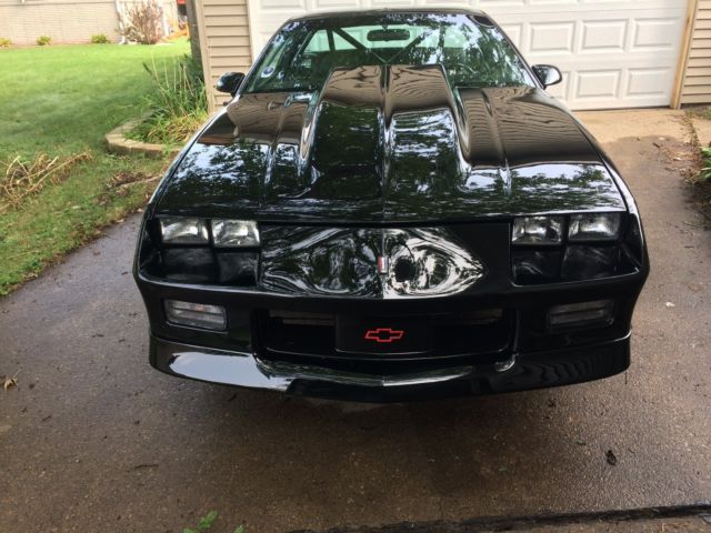 1988 Chevrolet Camaro IROC - photo 2