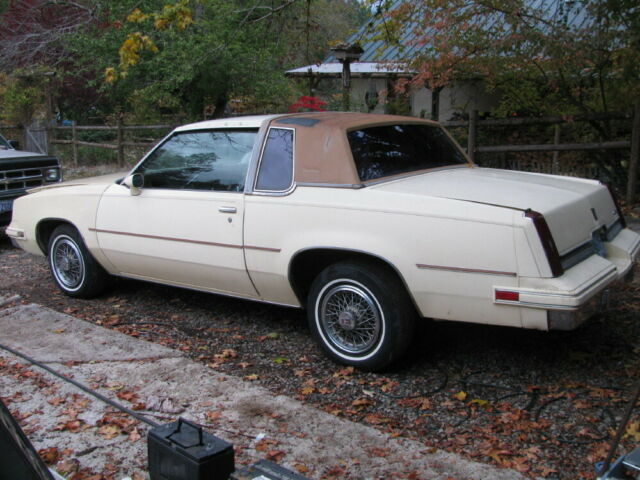 1986 Oldsmobile Cutlass Supreme - photo 2