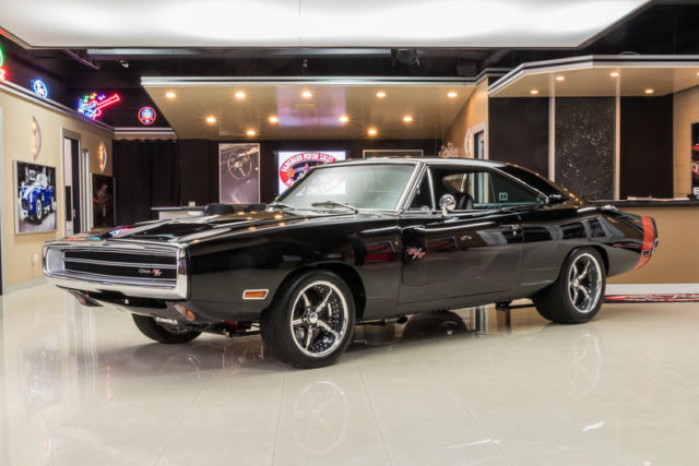 Rotisserie Built, R/T! Ray Barton 513ci V8 (625hp) Automatic w/ OD, Wilwood, A/C 1970 Dodge Charger R/T