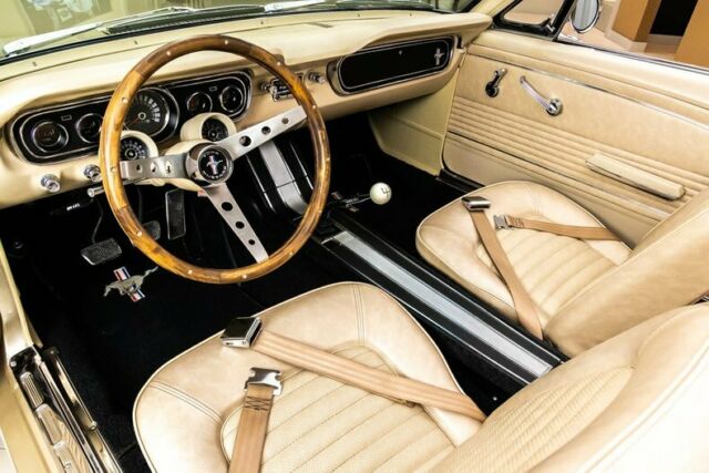 1965 Ford Mustang Convertible - photo 2
