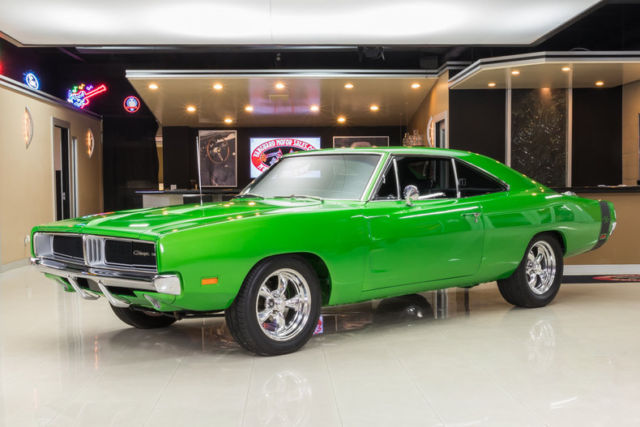 Rotisserie Restored! 440ci V8, 4-Speed Pistol Grip, 4-Wheel Disc, PB, PS, A/C 1969 Dodge Charger
