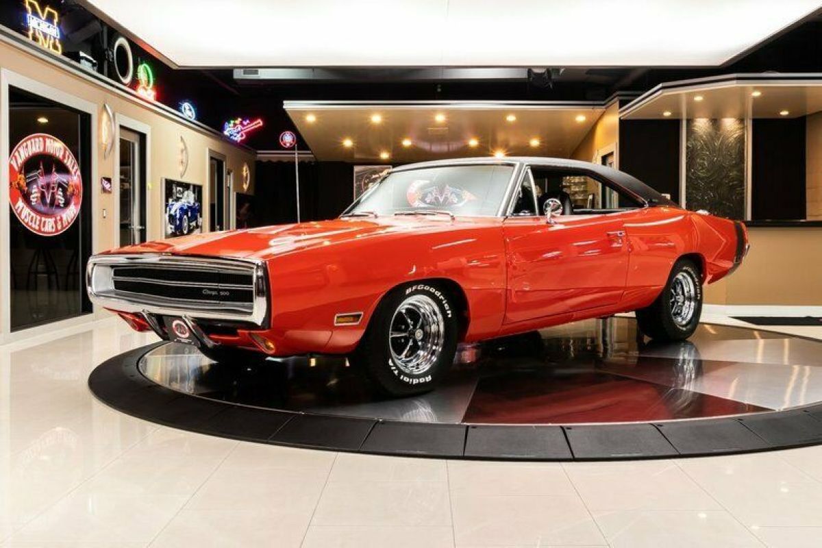 Rotisserie Restored, 440ci V8 w/ 6-Pack, 4-Speed Manual, Dana 60, Pistol Grip! 1970 Dodge Charger