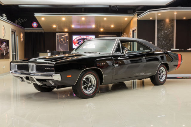 Rotisserie Restored! Dodge 426ci HEMI V8, 4-Speed Manual, PS, PB, Disc & More! 1969 Dodge Charger HEMI