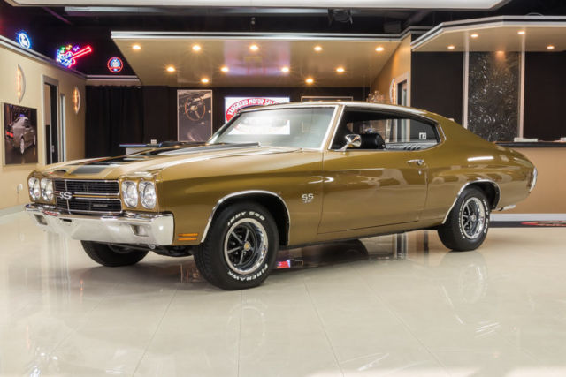 Rotisserie Restored! GM 396ci V8, Muncie 4-Speed, PS, PB, Posi, Autumn Gold! 1970 Chevrolet Chevelle