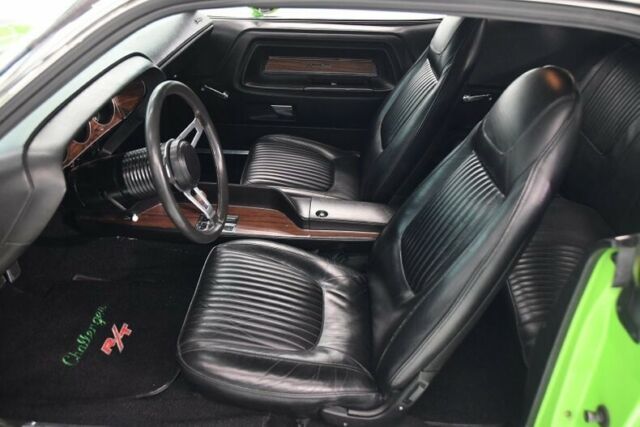 1970 Dodge Challenger R/T SE - photo 7