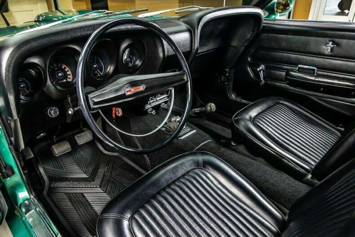 1969 Ford Mustang Fastback GT - photo 2