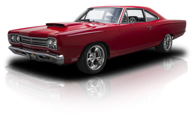 Rotisserie Restored Road Runner 440 Six Pack V8 4 Speed Dana 60 PS Dana 60 1969 Plymouth Road Runner