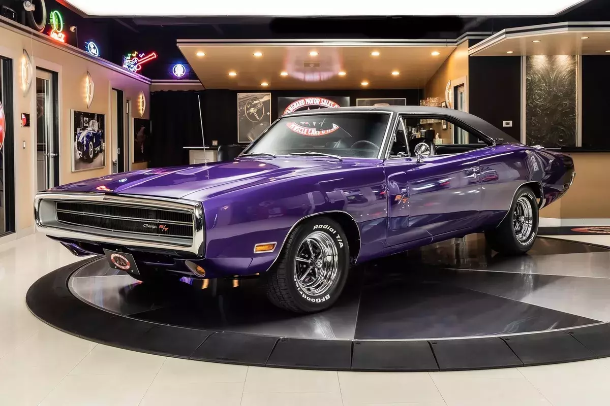 Rotisserie Restored, R/T! Dodge 440ci V8, 727 Automatic, Sure-Grip, PS, PB, A/C 1970 Dodge Charger R/T