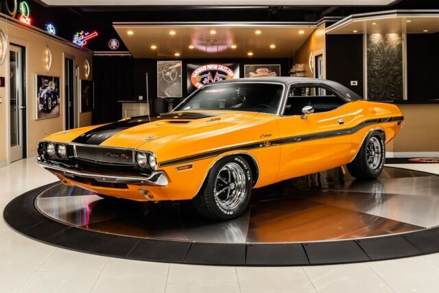 Rotisserie Restored, R/T SE! V-Code 440ci Six Pack V8, Automatic, PS, PB, A/C 1970 Dodge Challenger R/T SE V-Code