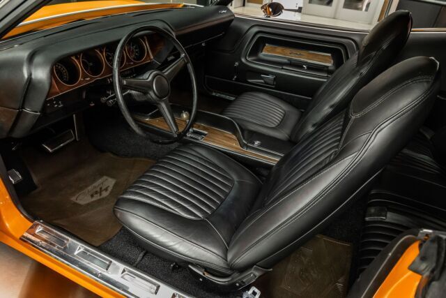 1970 Dodge Challenger R/T SE V-Code - photo 3