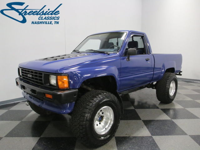 ROUGH & TOUGH TOYOTA PICKUP, UPGRADED 351 WINDSOR V8, READY FOR WORK OR PLAY! 1986 Toyota Pickup SR5 Standard Cab Pickup 2-Door